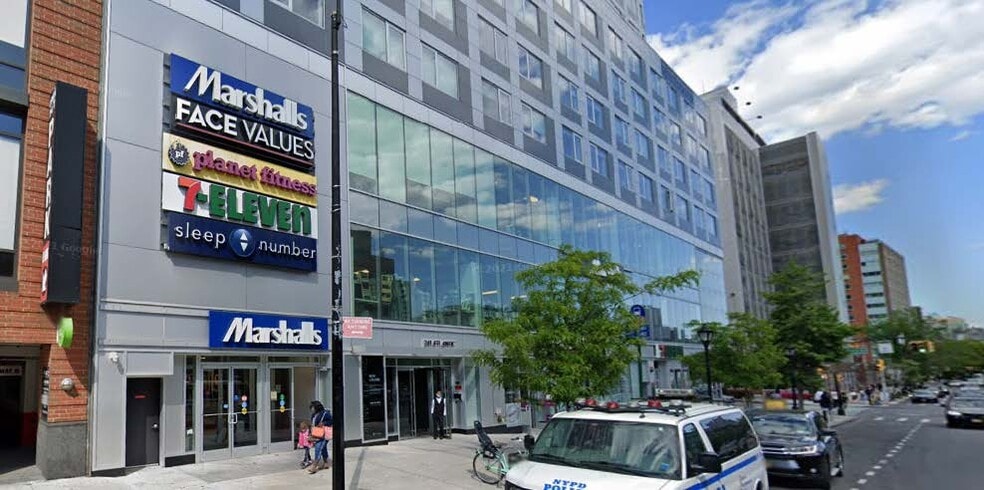 241 Atlantic Ave, Brooklyn, NY à louer - Photo du bâtiment - Image 2 de 8