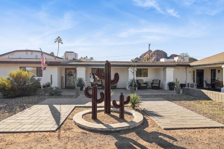 5926 E Wilshire Dr, Scottsdale, AZ à vendre - Photo du bâtiment - Image 2 de 44