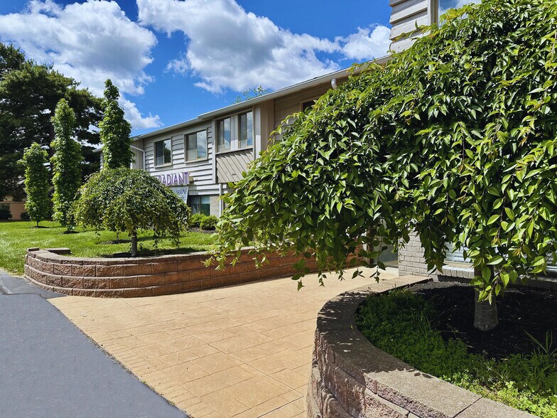 11223 Cornell Park Dr, Cincinnati, OH à louer - Photo du bâtiment - Image 2 de 14