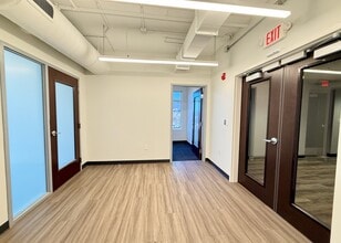 1413 Chestnut St, Chattanooga, TN for lease Interior Photo- Image 2 of 8