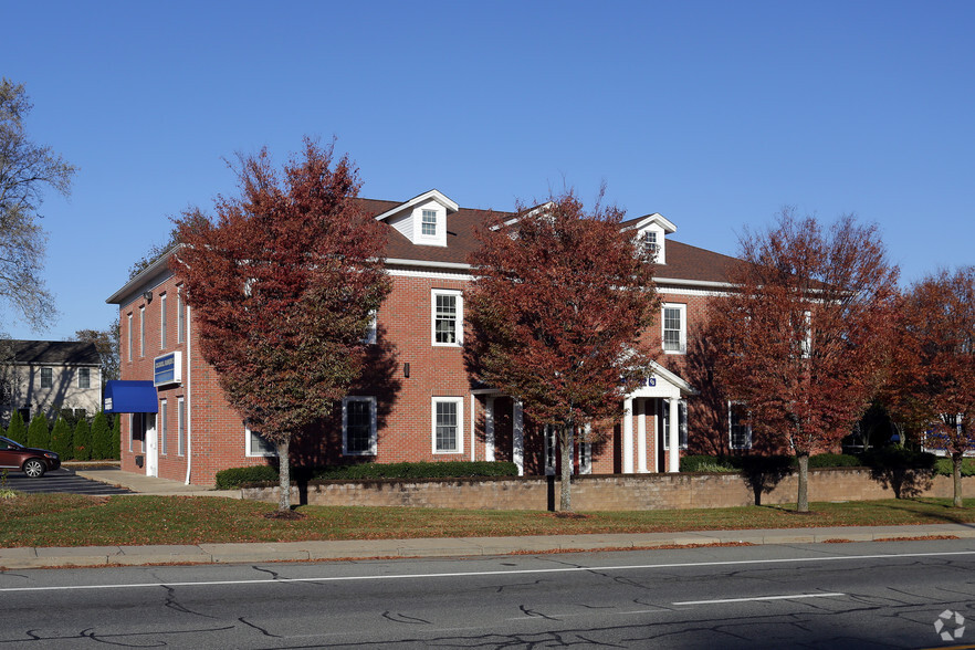 831 Bald Hill Rd, Warwick, RI à vendre - Photo principale - Image 1 de 1