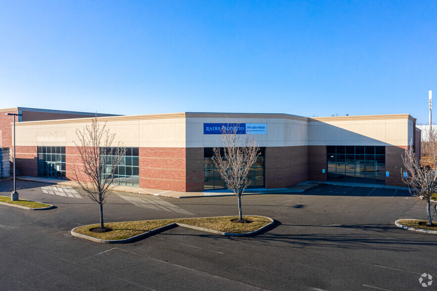 703-705 Technology Center Dr, Stoughton, MA for lease - Building Photo - Image 2 of 9