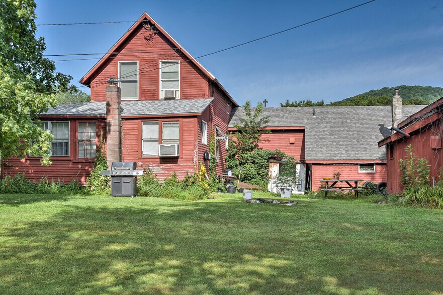 423 and 435 Marlboro Road portefeuille de 2 propriétés à vendre sur LoopNet.ca - Photo du bâtiment - Image 3 de 10