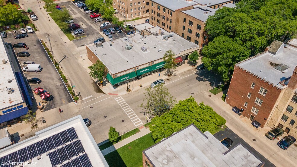 813 Noyes St, Evanston, IL à louer - Photo du bâtiment - Image 3 de 15