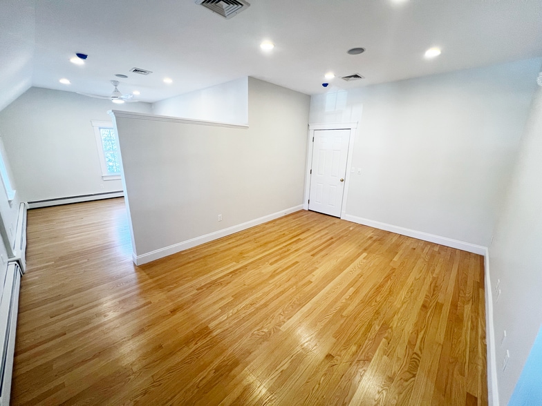 868-870 Boston Post Rd, Darien, CT for lease - Building Photo - Image 3 of 17