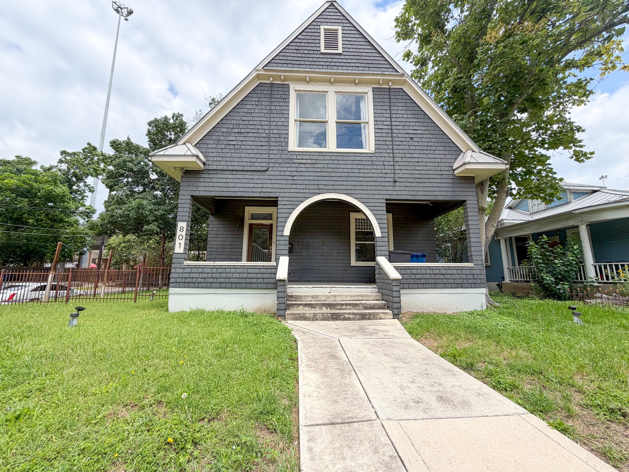 801 E Quincy St, San Antonio, TX à louer Photo intérieure- Image 1 de 11