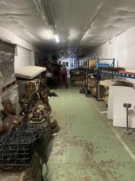 Industrial in Les Mureaux for sale - Building Photo - Image 3 of 24