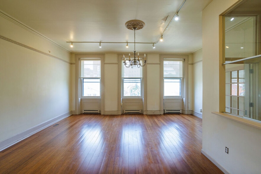 818-824 Pine St, Philadelphia, PA for lease - Building Photo - Image 3 of 12