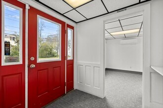 433 Main St, New Hartford, CT for lease Interior Photo- Image 1 of 6