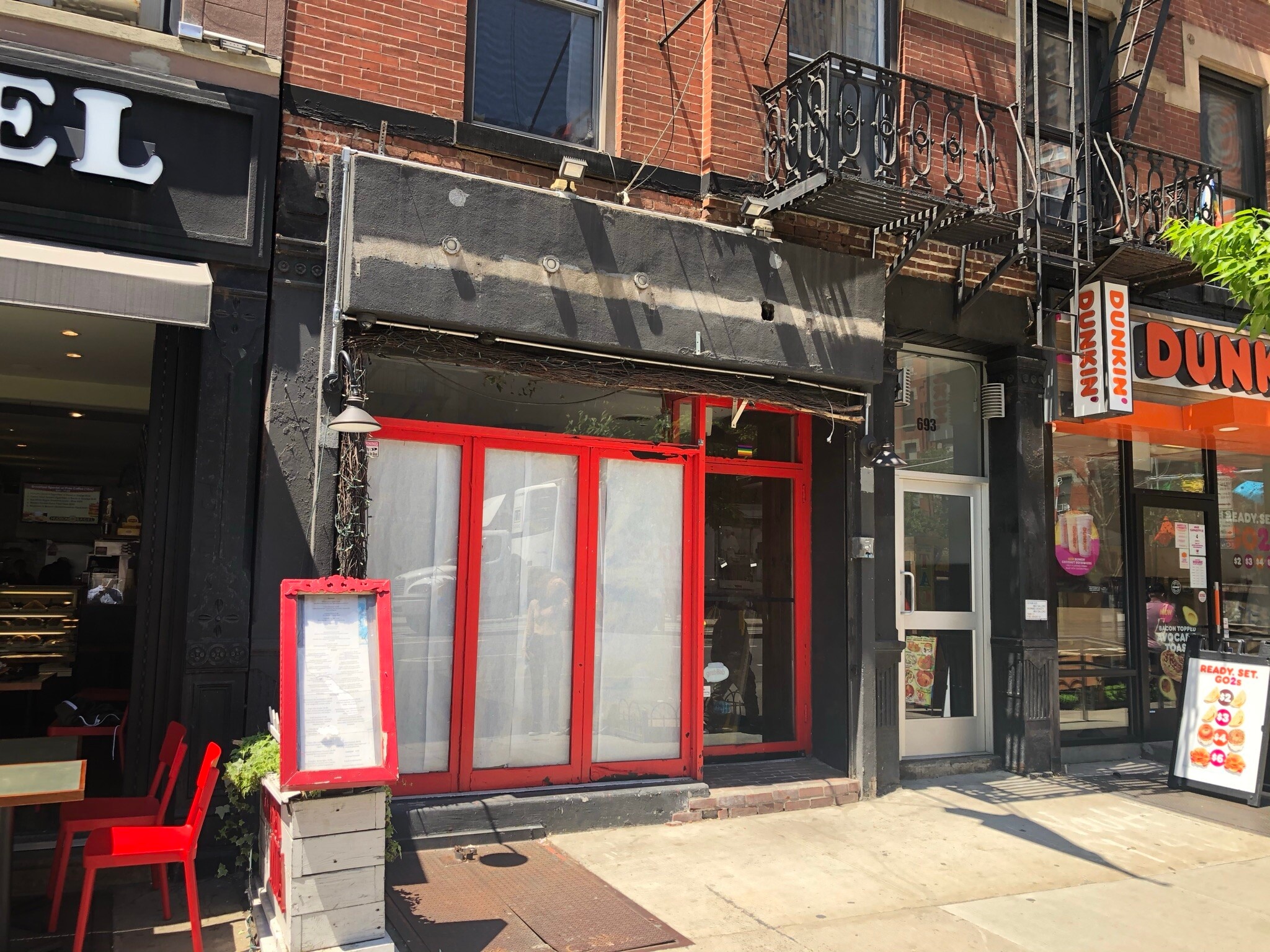 693 Ninth Ave, New York, NY for lease Primary Photo- Image 1 of 5