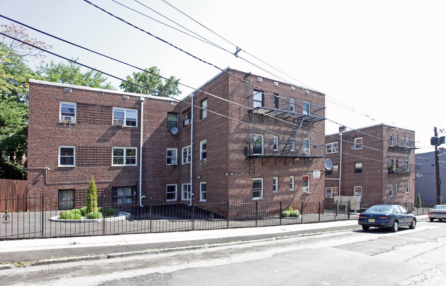 60-70 Crawford St, Newark, NJ à vendre - Photo principale - Image 1 de 1