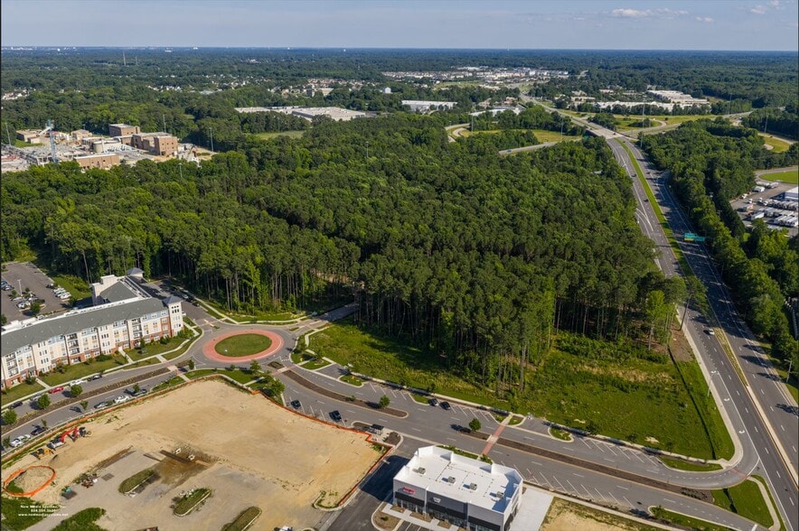 0 Harbour View Blvd, Suffolk, VA à louer - Photo du bâtiment - Image 2 de 2