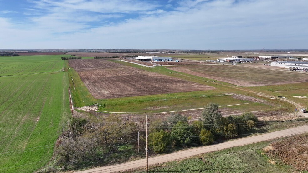 0000 Water Well Rd, Salina, KS à vendre - Vidéo sur l’inscription commerciale - Image 2 de 5