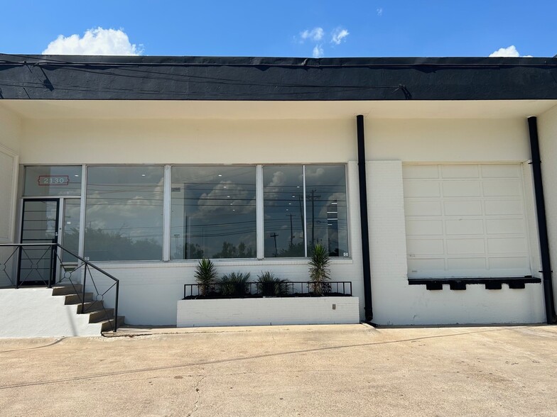 2130 Irving Blvd, Dallas, TX for lease - Building Photo - Image 2 of 9