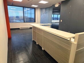 500 Chesterfield Ctr, Chesterfield, MO for lease Interior Photo- Image 1 of 16