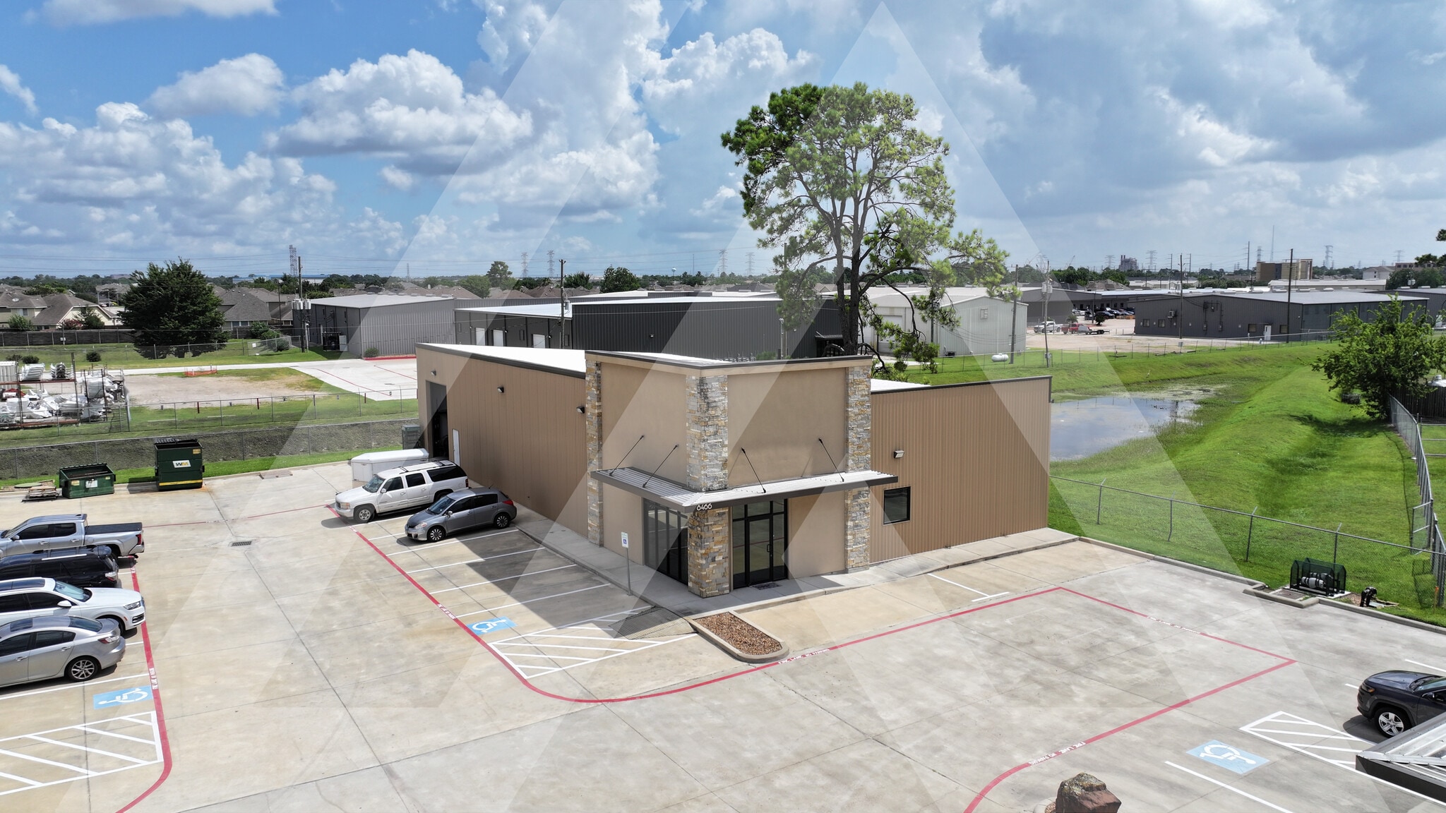 8460 N Sam Houston Pky W, Houston, TX for lease Primary Photo- Image 1 of 14