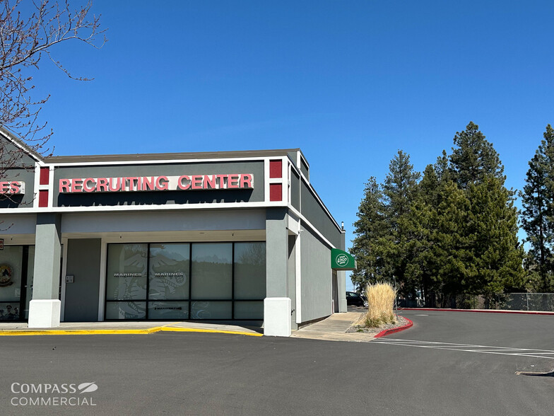 150 NE Bend River Mall Dr, Bend, OR for lease - Building Photo - Image 2 of 7