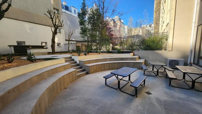 Office in Neuilly-sur-Seine for lease - Building Photo - Image 2 of 9