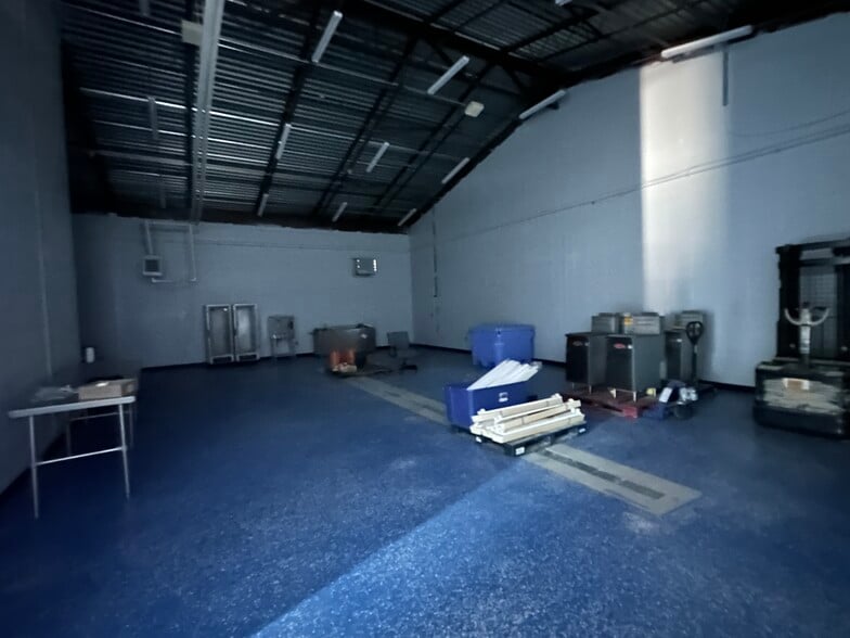 1182 Coastal Dr SW, Darien, GA for sale - Interior Photo - Image 3 of 25