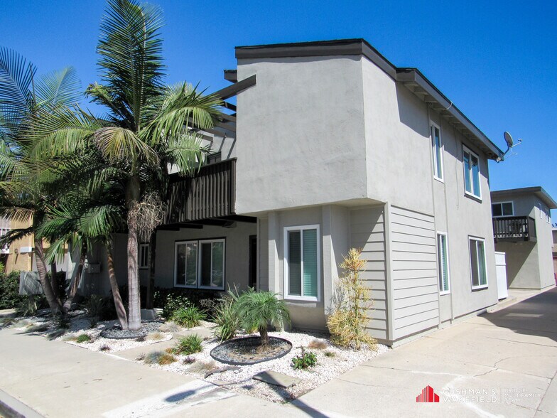 16972 Lynn Ln, Huntington Beach, CA for sale - Building Photo - Image 3 of 25