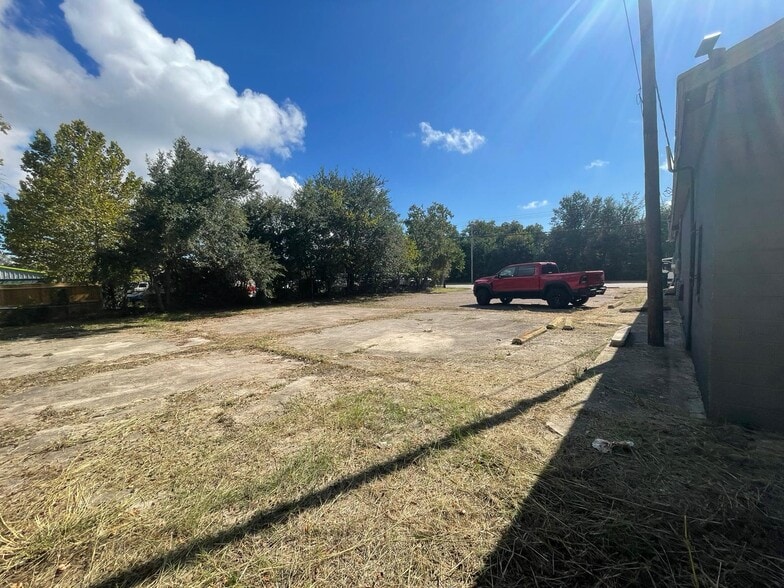 1916 Cedar Dr, La Marque, TX for lease - Building Photo - Image 3 of 38