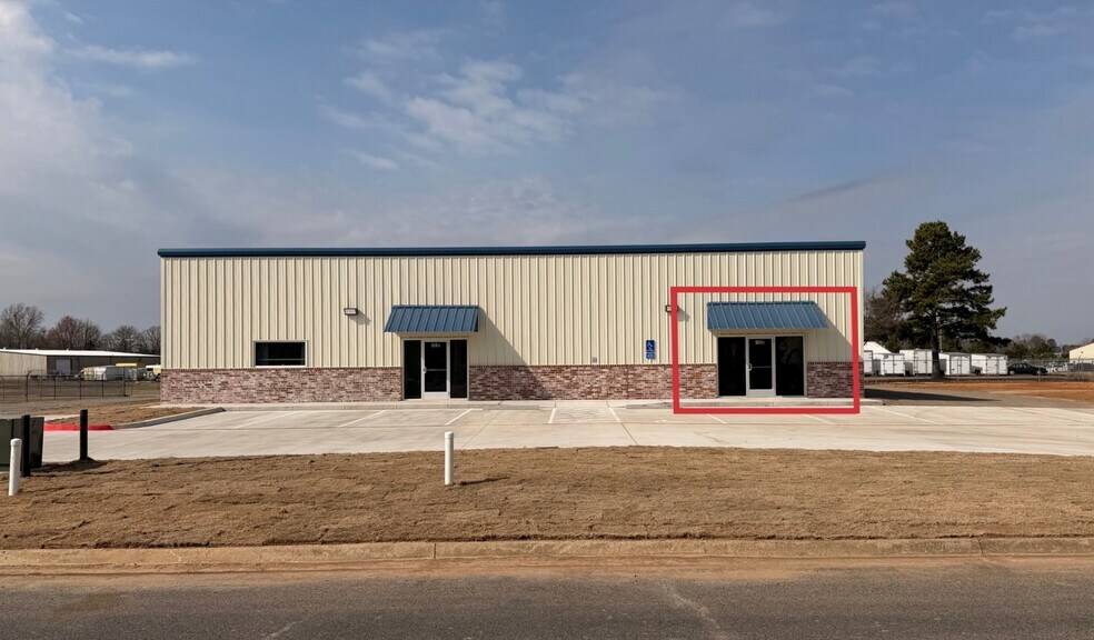 109 Industrial Blvd, Nash, TX à louer - Photo du bâtiment - Image 2 de 6