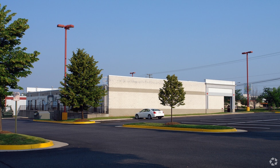 11199 Lee Hwy, Fairfax, VA for lease - Building Photo - Image 2 of 3