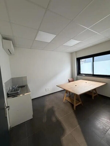 Flex in Audenge for lease - Interior Photo - Image 3 of 6