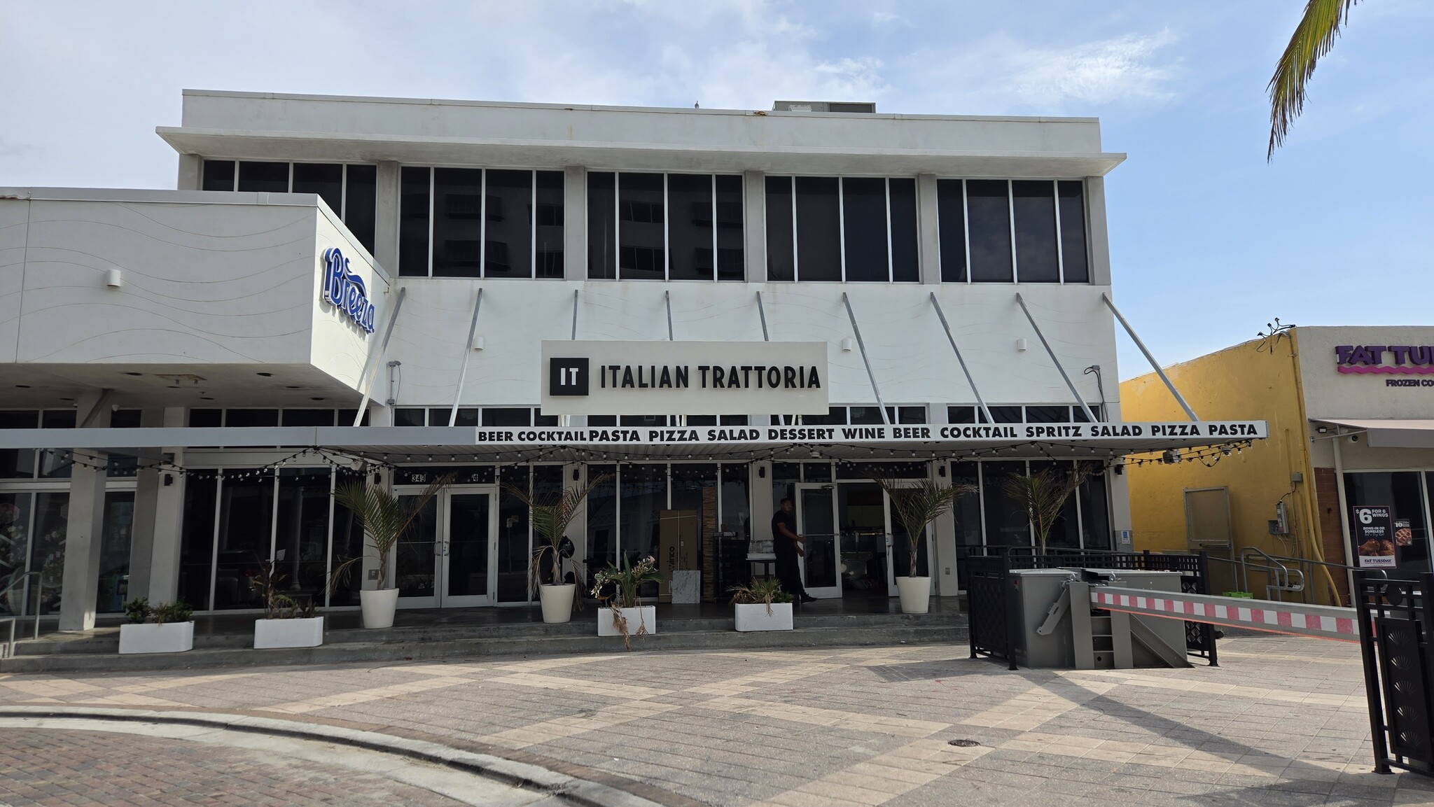 349 Johnson St, Hollywood, FL for lease Building Photo- Image 1 of 12