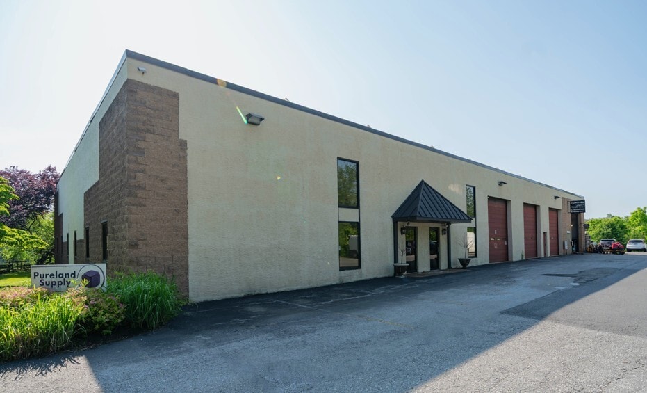 210 Gale Ln, Kennett Square, PA for sale Interior Photo- Image 1 of 12