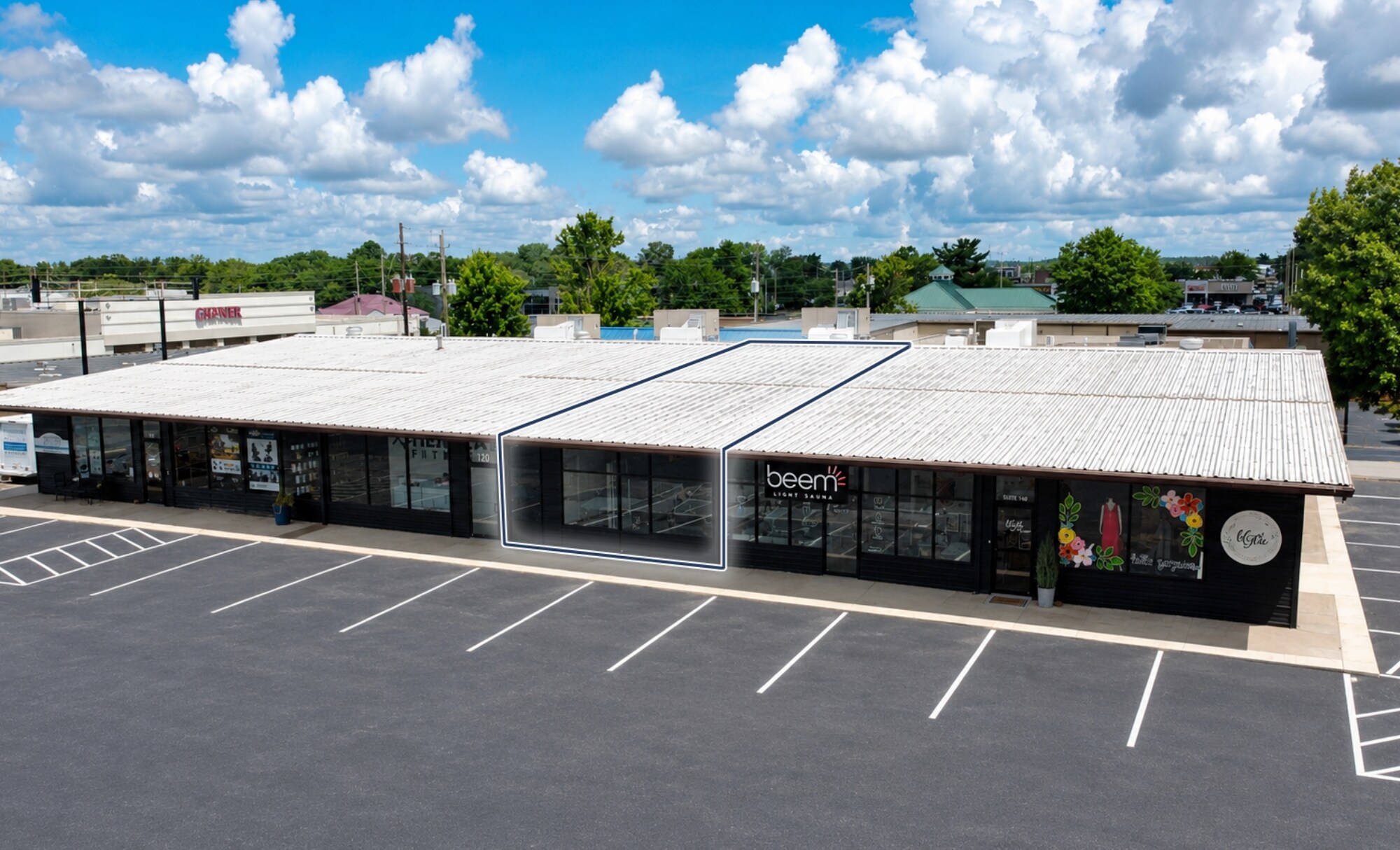 1010 E Rolling Hills Dr, Fayetteville, AR for lease Building Photo- Image 1 of 6