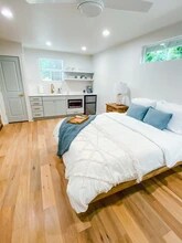 2503 E Cesar Chavez St, Austin, TX for lease Interior Photo- Image 1 of 9