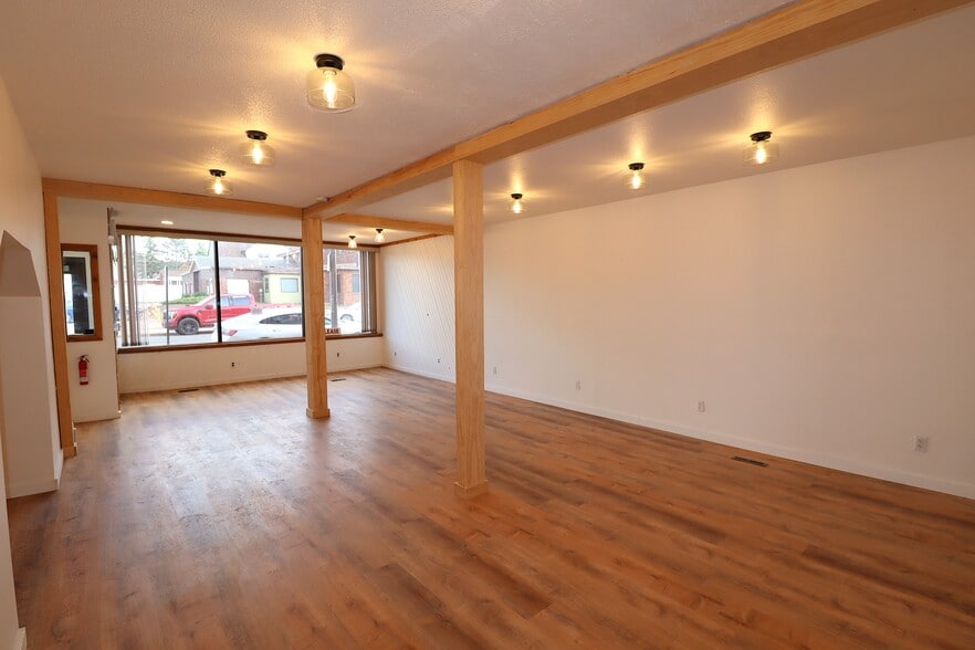 309 Main St E, Ashland, WI for lease - Building Photo - Image 2 of 13