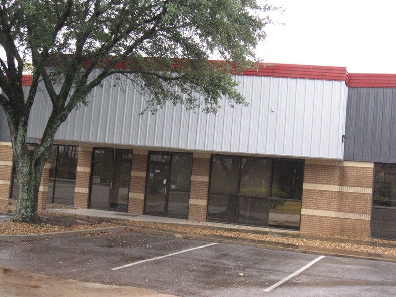 1515 Dungan Ln, Austin, TX for sale - Building Photo - Image 3 of 5