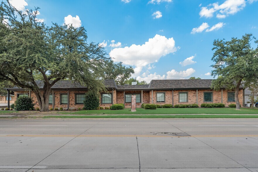 726 Dalworth St, Grand Prairie, TX à vendre - Photo du bâtiment - Image 1 de 25