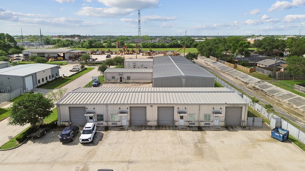 1251 Butler Rd, League City, TX à vendre - Photo du bâtiment - Image 3 de 6