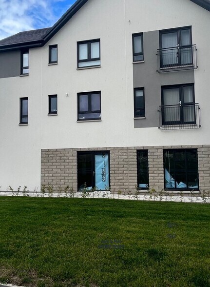 17 Jasmine Dr, Elgin à vendre - Photo du bâtiment - Image 2 de 4