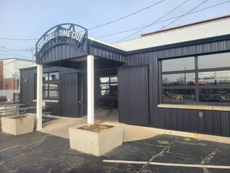 Plus de détails pour 68 E Elm St, Canton, IL - Commerce de détail à vendre