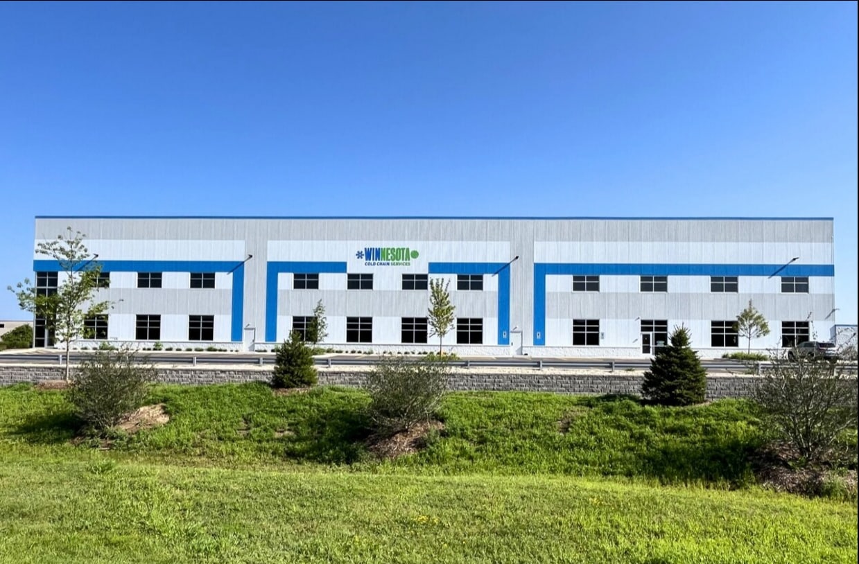 943 Blue Ribbon Cir N, Oconomowoc, WI for lease Building Photo- Image 1 of 6