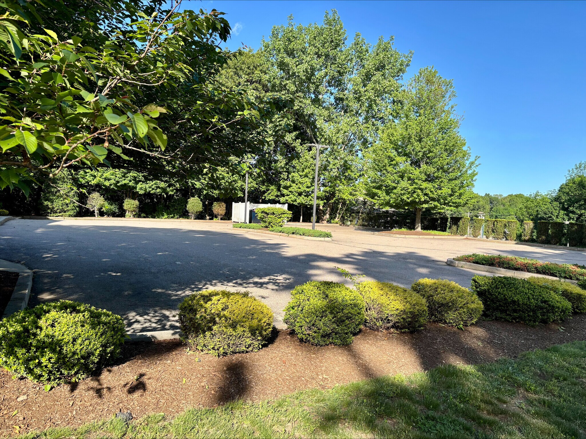 61-63 Cedar Ave, East Greenwich, RI à vendre Photo du bâtiment- Image 1 de 38