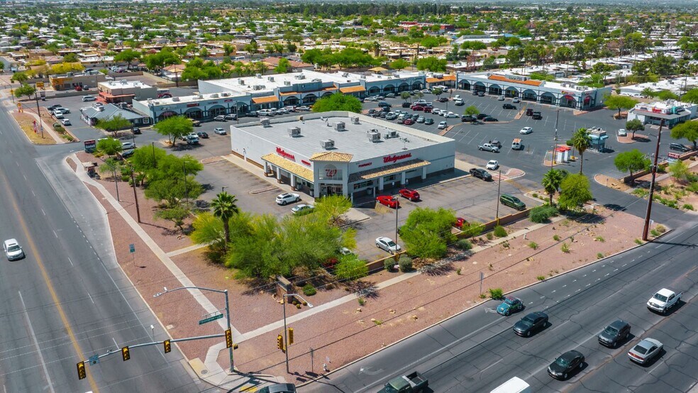 1880 E Irvington Rd, Tucson, AZ à vendre - Photo du bâtiment - Image 2 de 8