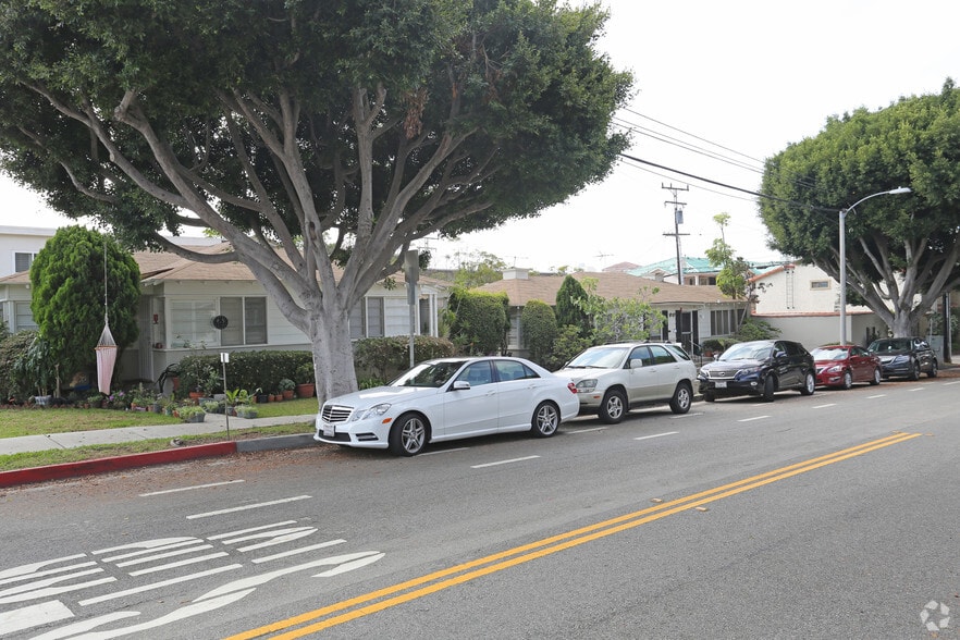 1826-1832 California Ave, Santa Monica, CA for sale - Building Photo - Image 2 of 20