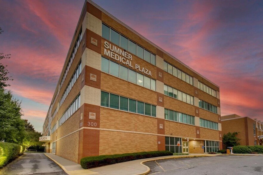 300 Steam Plant Rd, Gallatin, TN for lease - Building Photo - Image 2 of 11