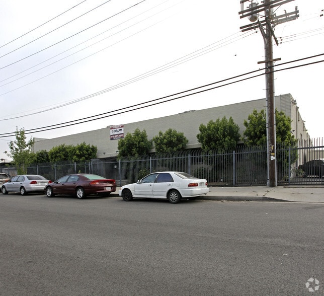 9880 San Fernando Rd, Pacoima, CA for lease - Building Photo - Image 3 of 5