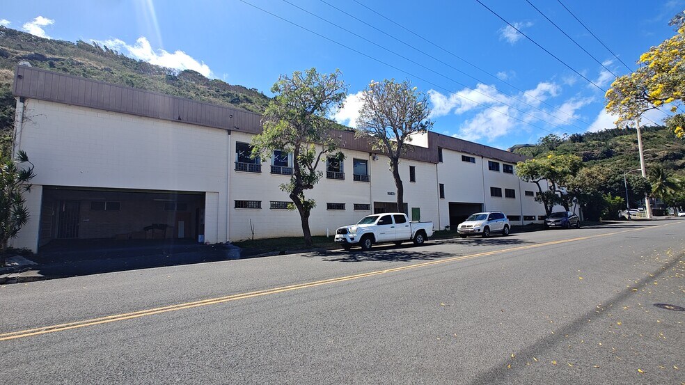 99-1132 Iwaena St, Aiea, HI à louer - Photo du bâtiment - Image 1 de 5