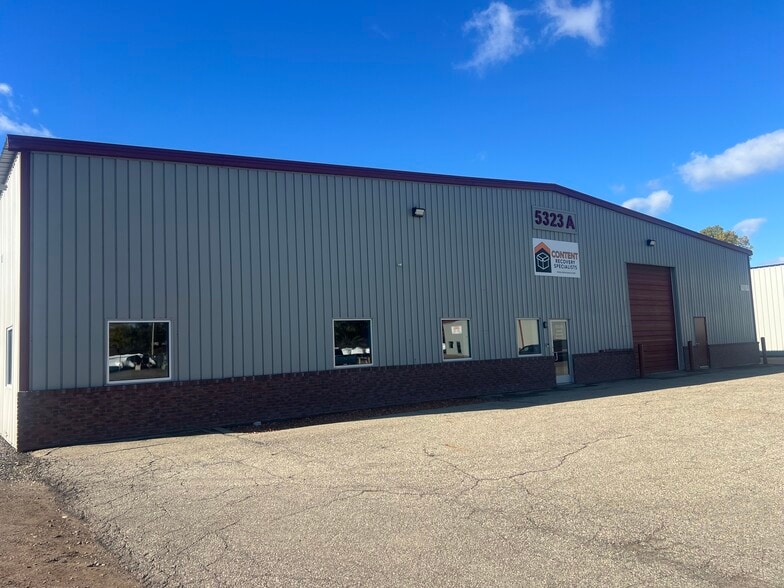 5323 Dixie Hwy, Waterford, MI for lease - Building Photo - Image 1 of 10