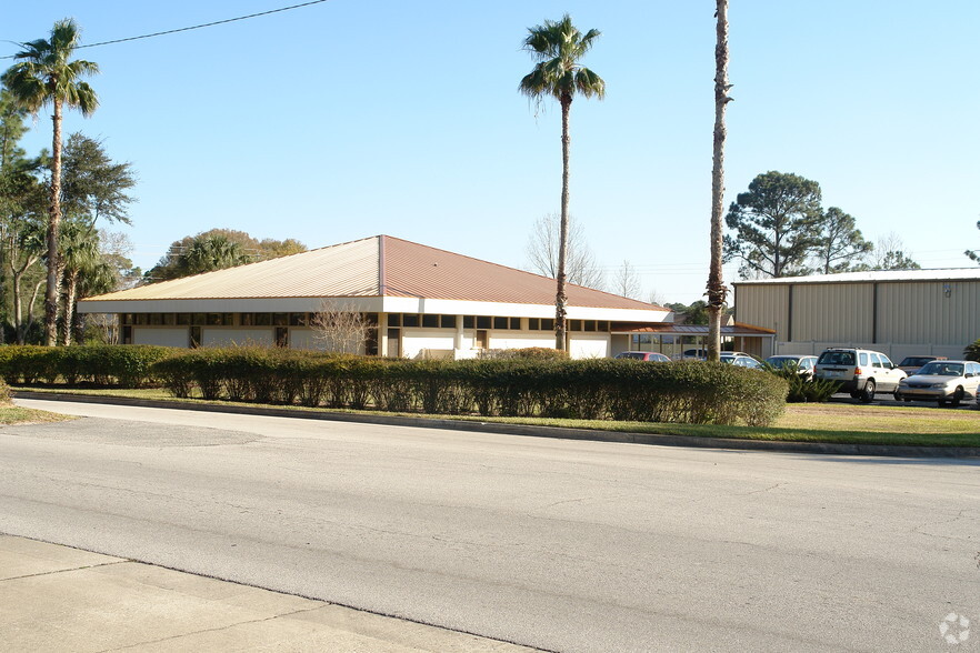 2 Sunshine Blvd, Ormond Beach, FL for lease - Primary Photo - Image 1 of 38