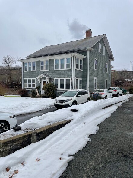 126 Charles St, Auburndale, MA à vendre - Photo du bâtiment - Image 3 de 3