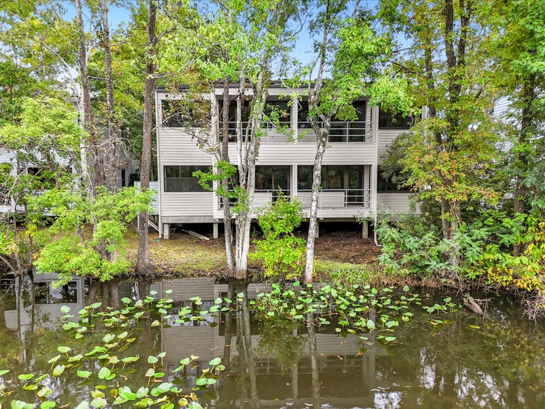 8818 Goodbys Executive Dr, Jacksonville, FL for sale - Building Photo - Image 3 of 19