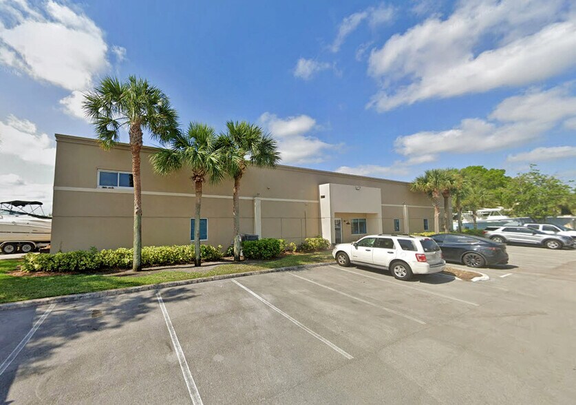 3500 SW 15th St, Deerfield Beach, FL à louer - Photo du bâtiment - Image 2 de 10
